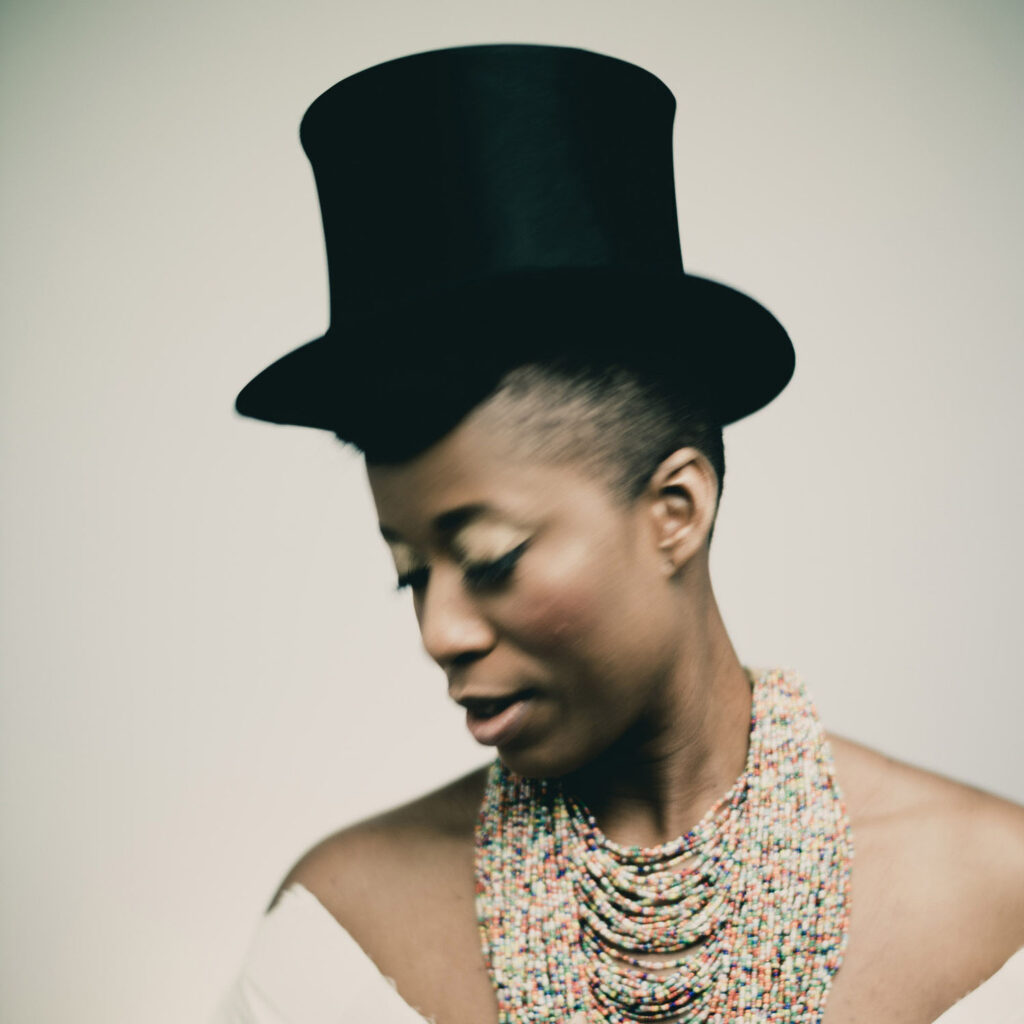 Rencontre photographique avec Fafa Ruffino. Chanteuse du Bénin.